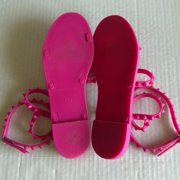 Steve Madden Fuchsia Travel Studded Jelly Sandals - Picture 13 of 14